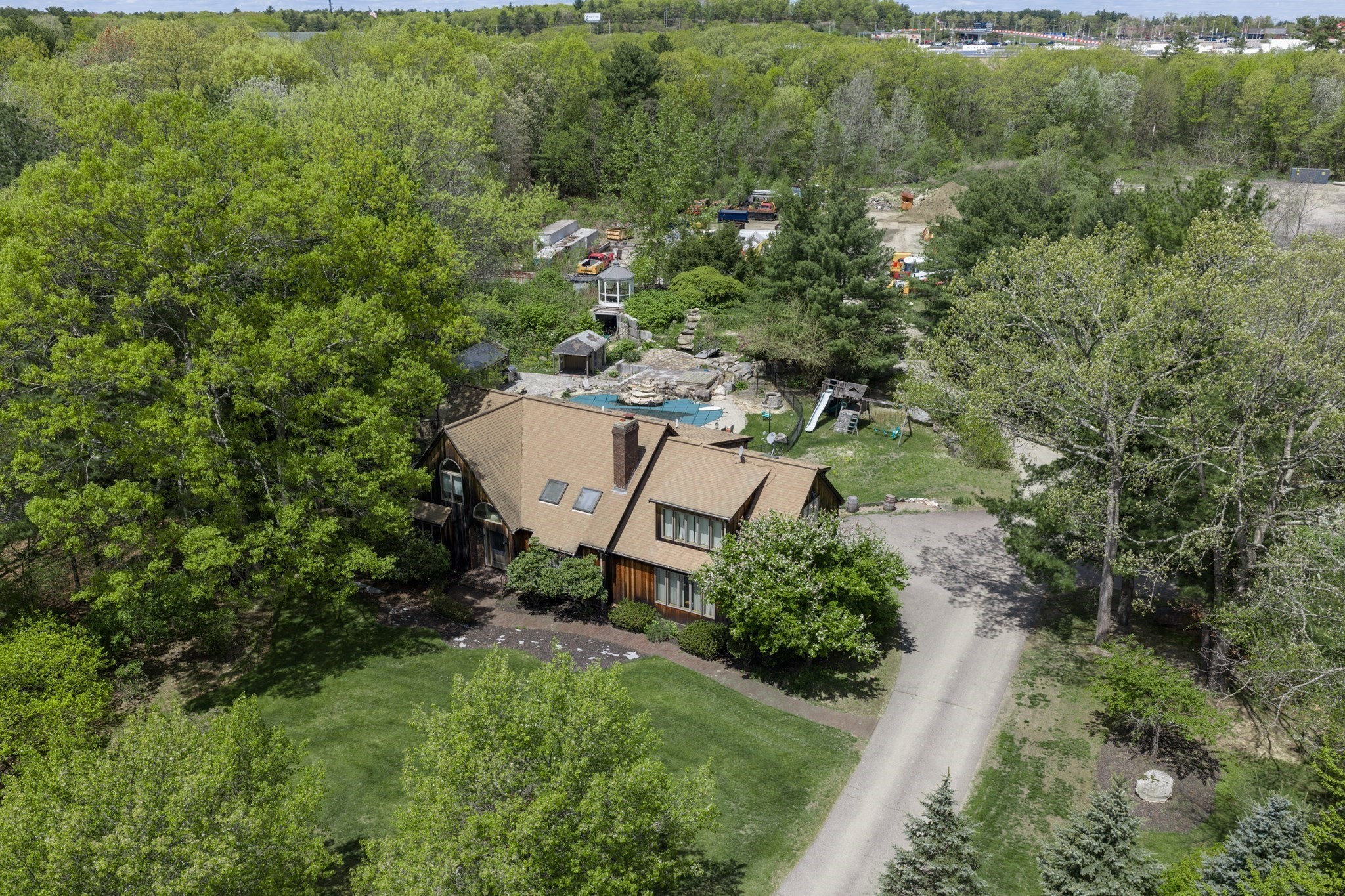 main property photo 32