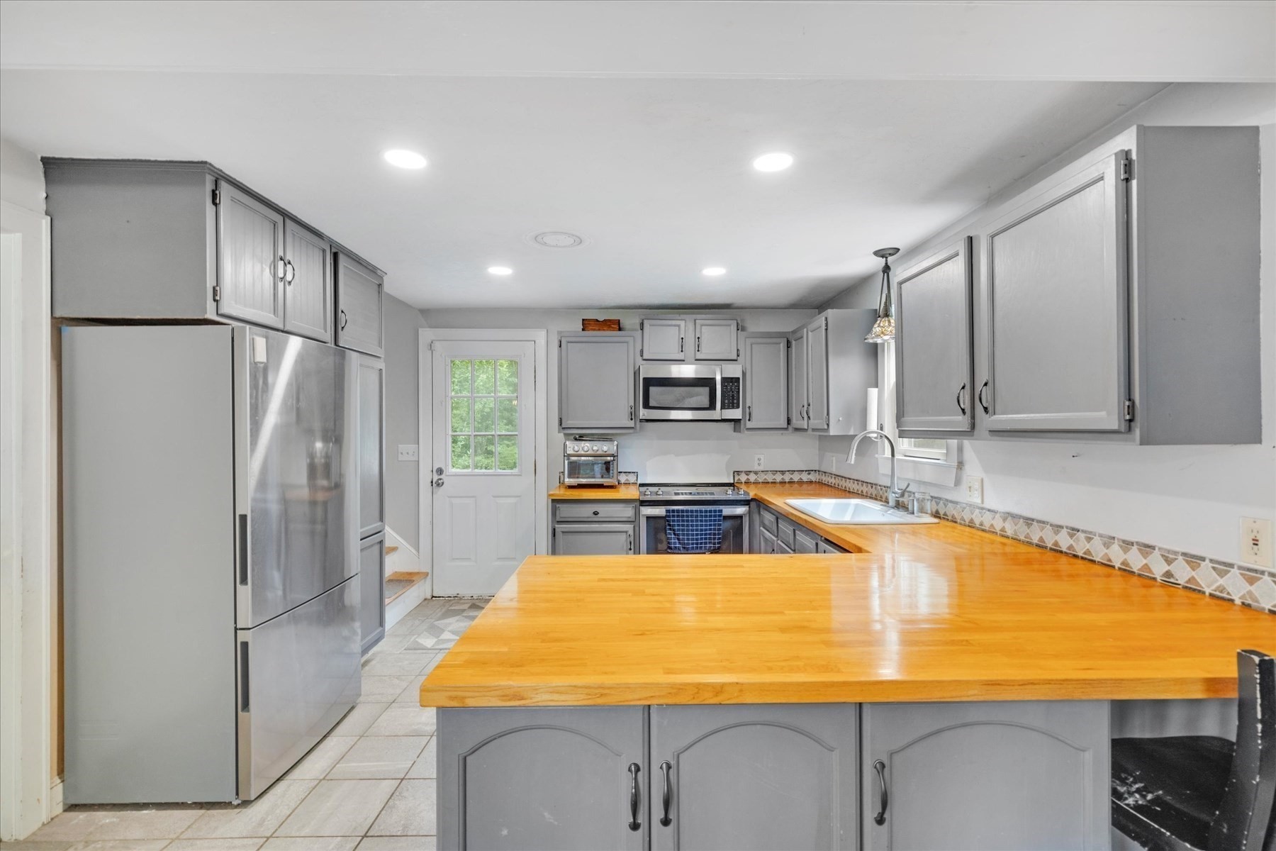 main property photo 8