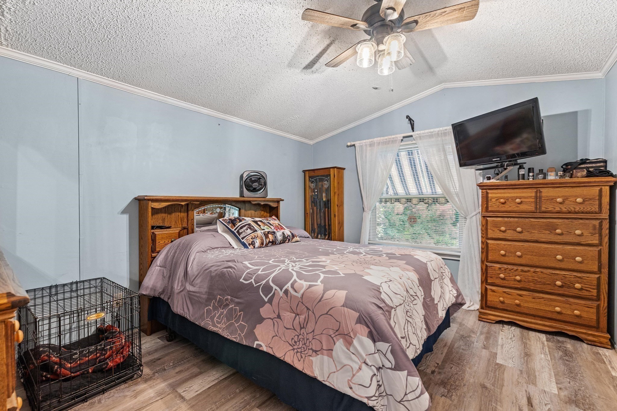 main property photo 16