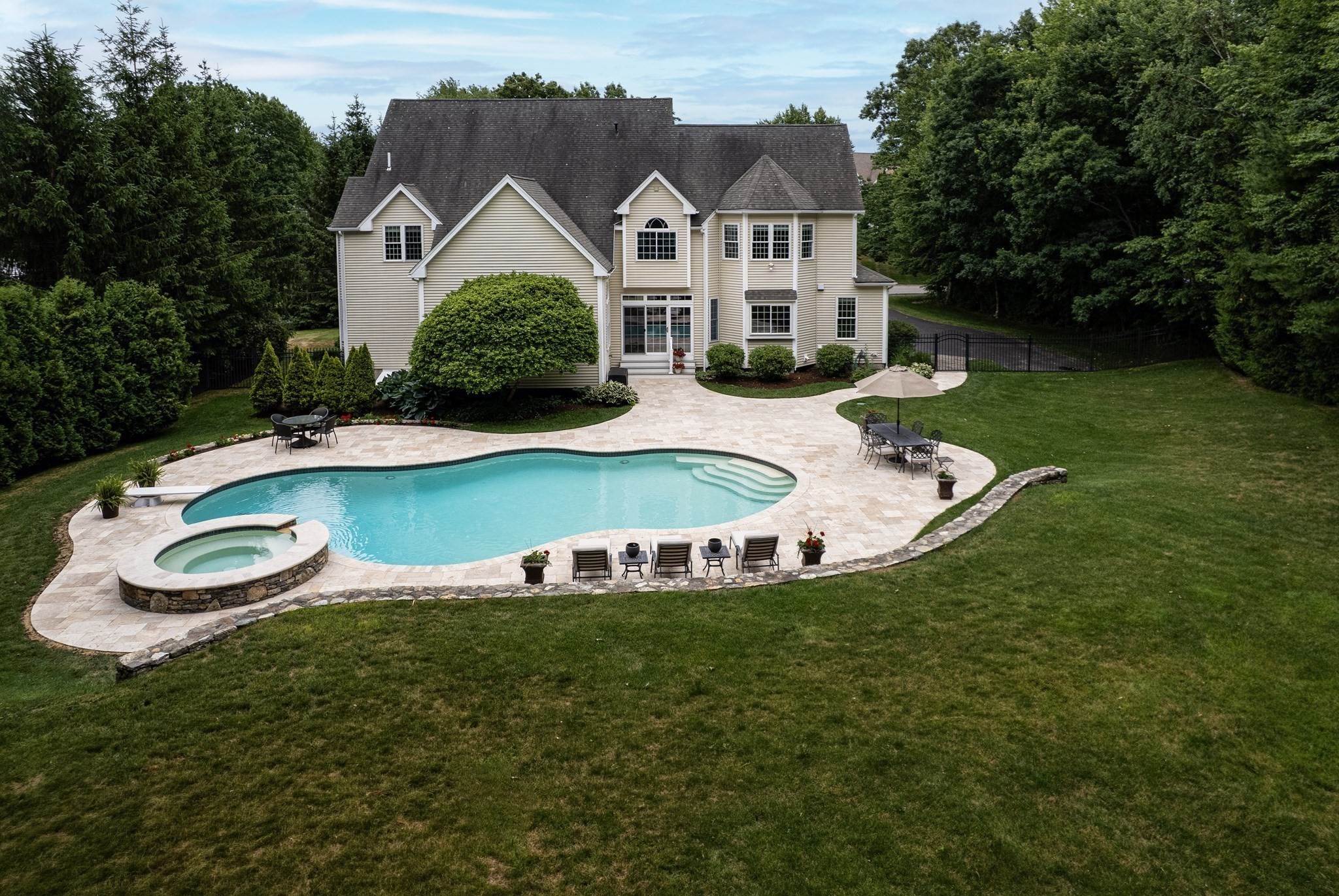 main property photo 37