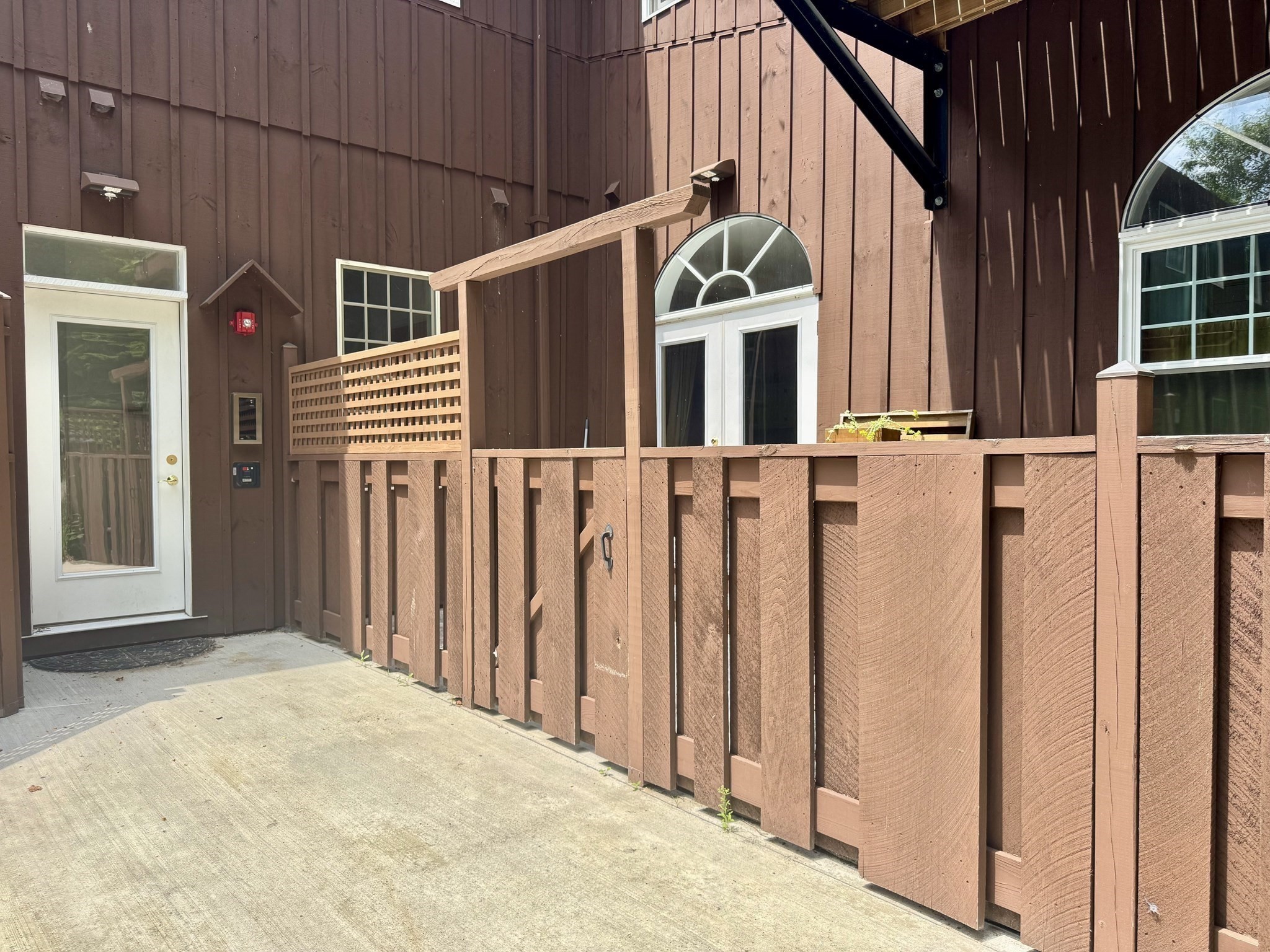 main property photo 20