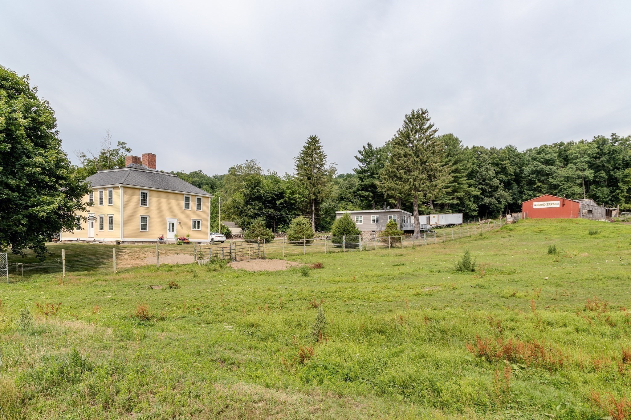 main property photo 4