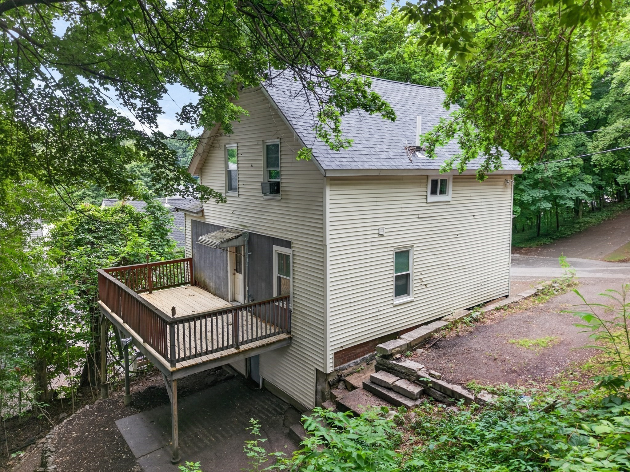 main property photo 13