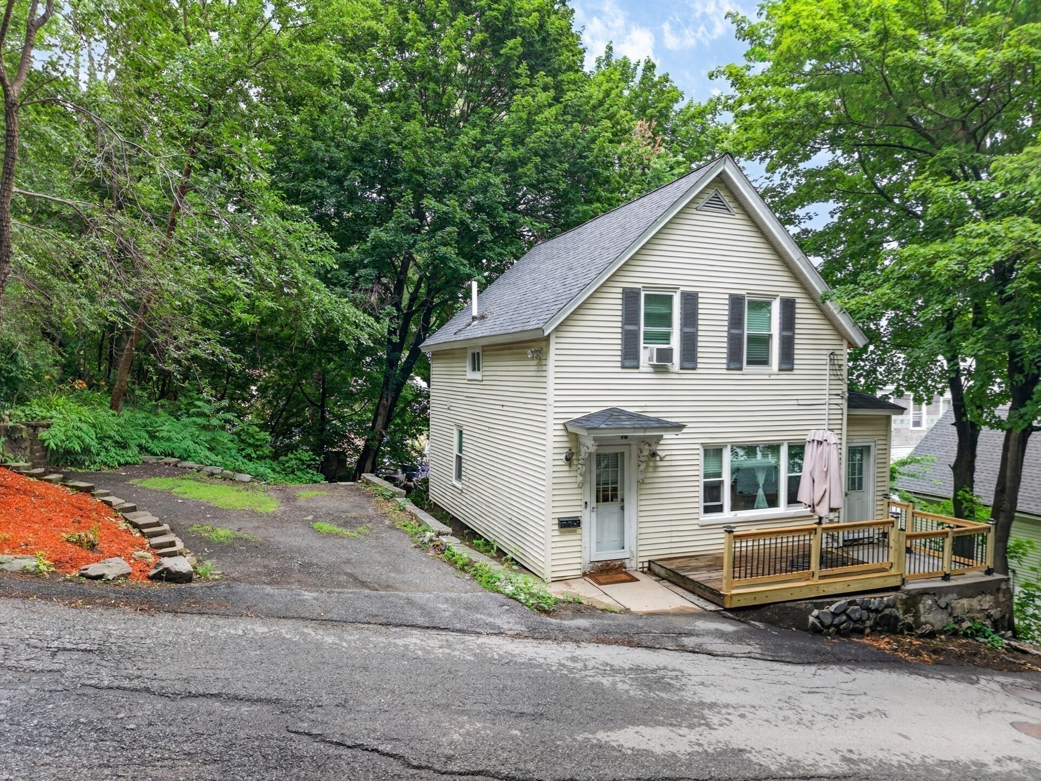 main property photo 25