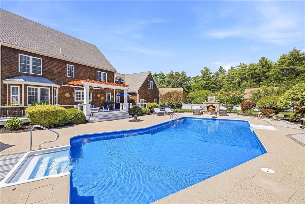 main property photo 32
