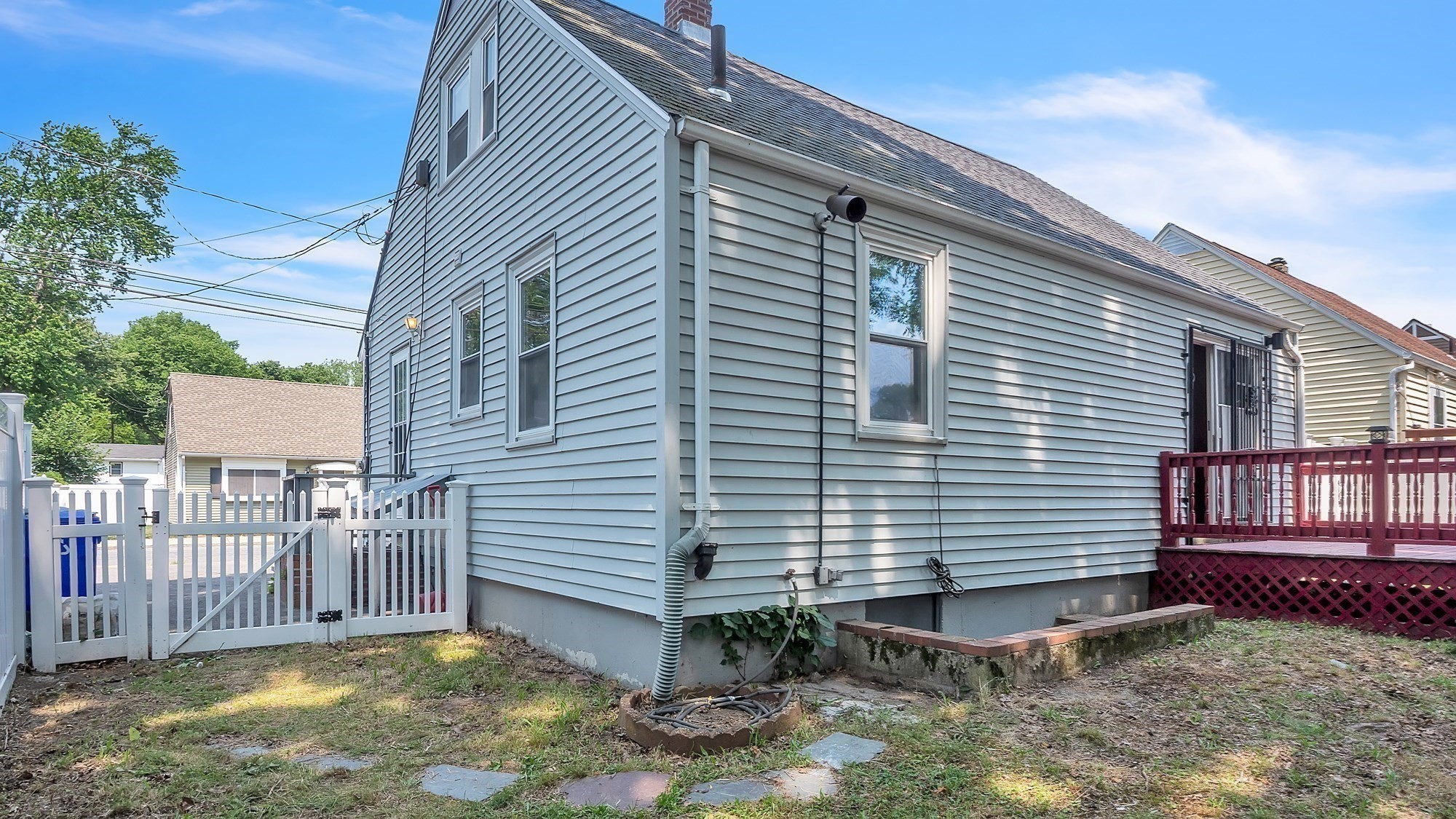 main property photo 32