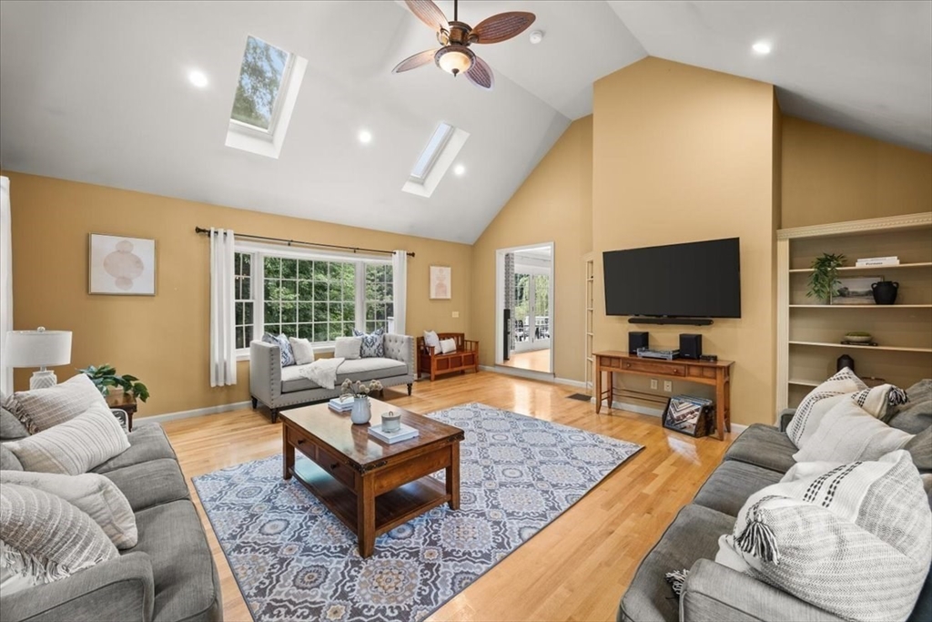 main property photo 22