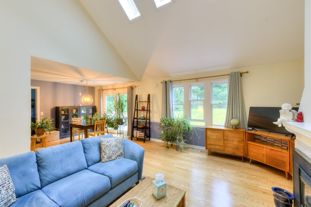 property viewer photo 9