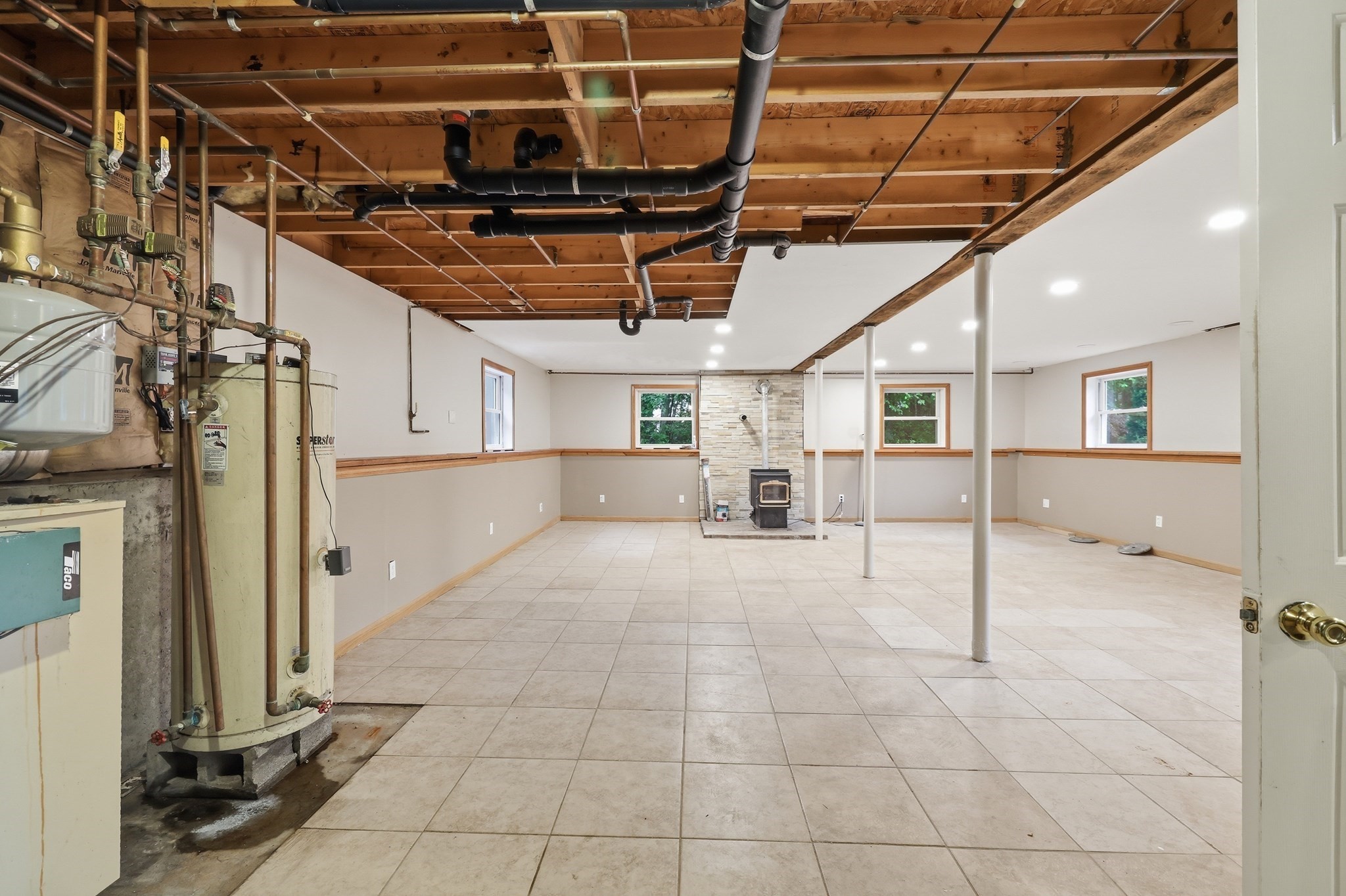 main property photo 25