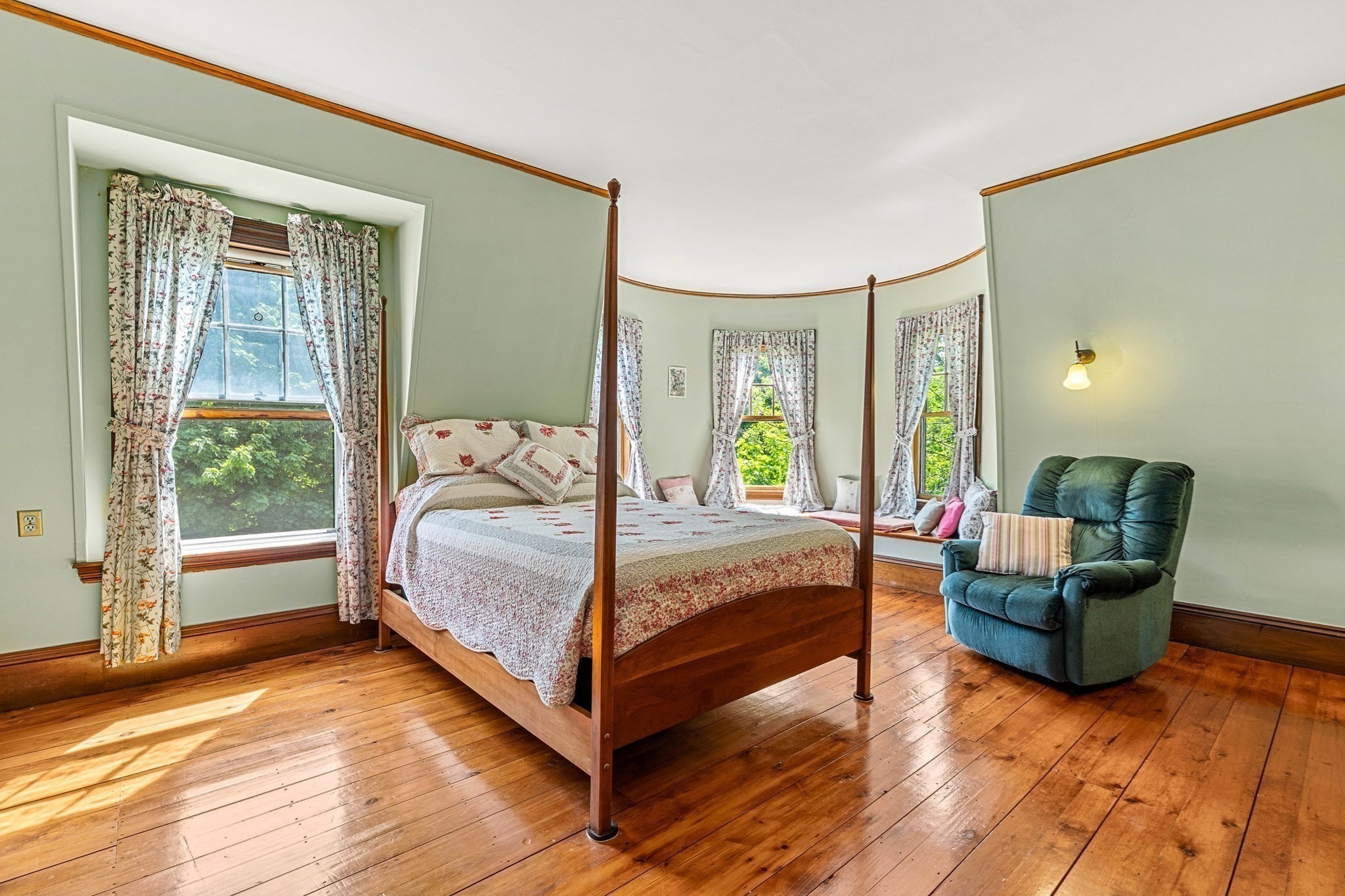 main property photo 34