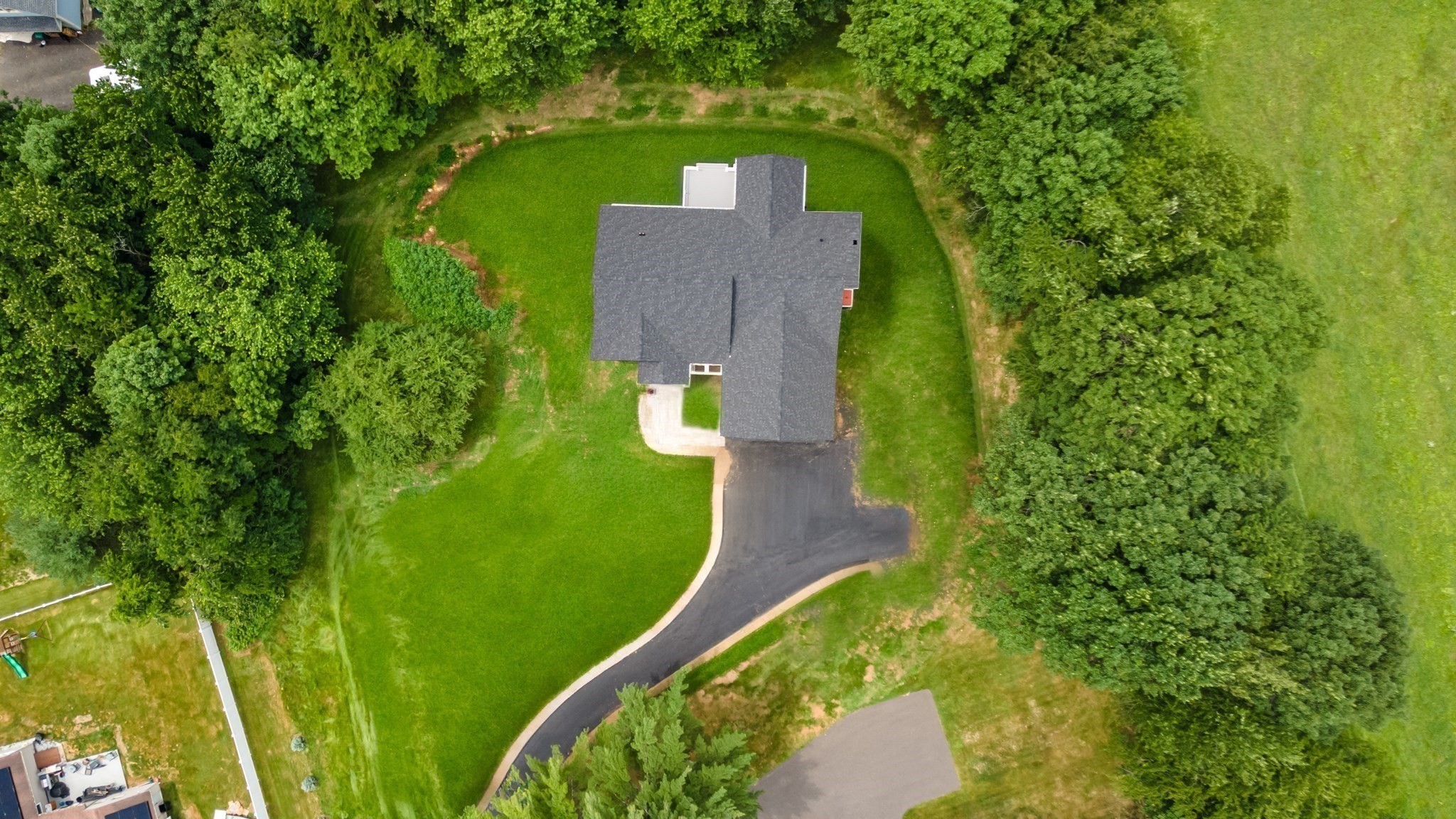 main property photo 40