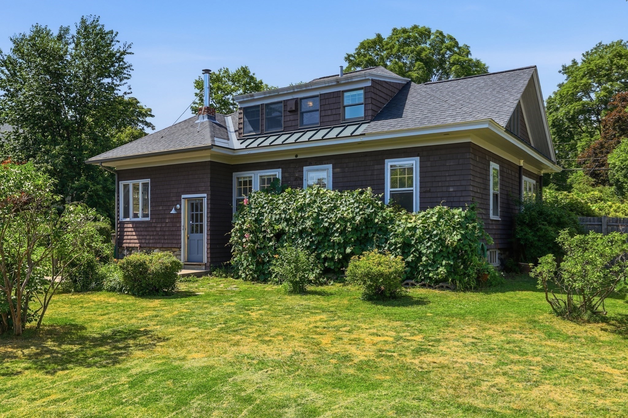 main property photo 20