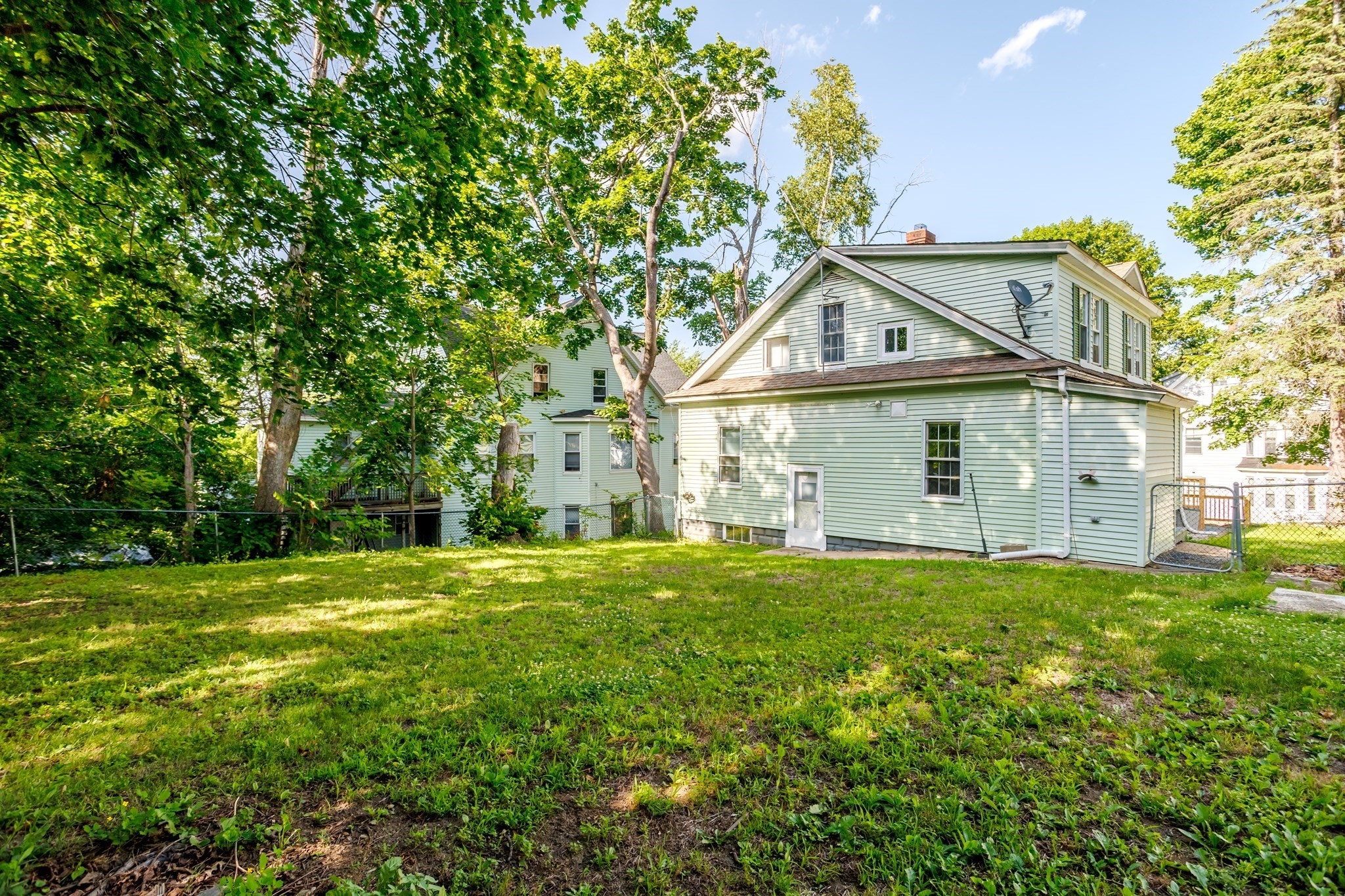main property photo 37