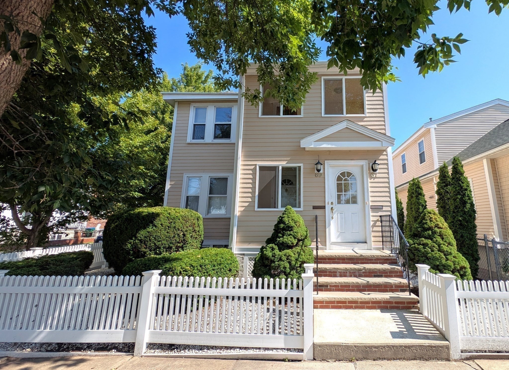 main property photo 18