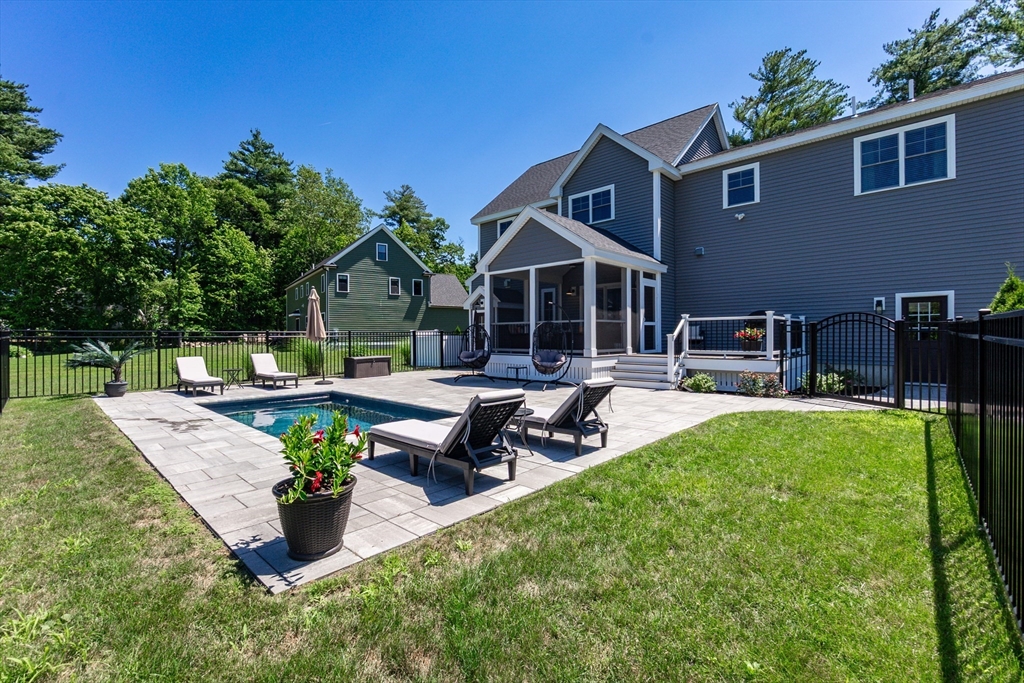 main property photo 40