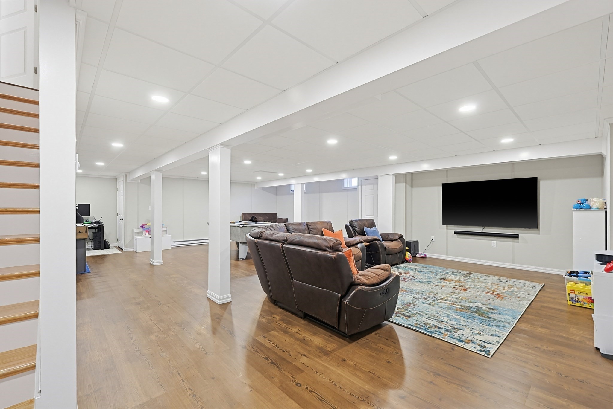main property photo 33