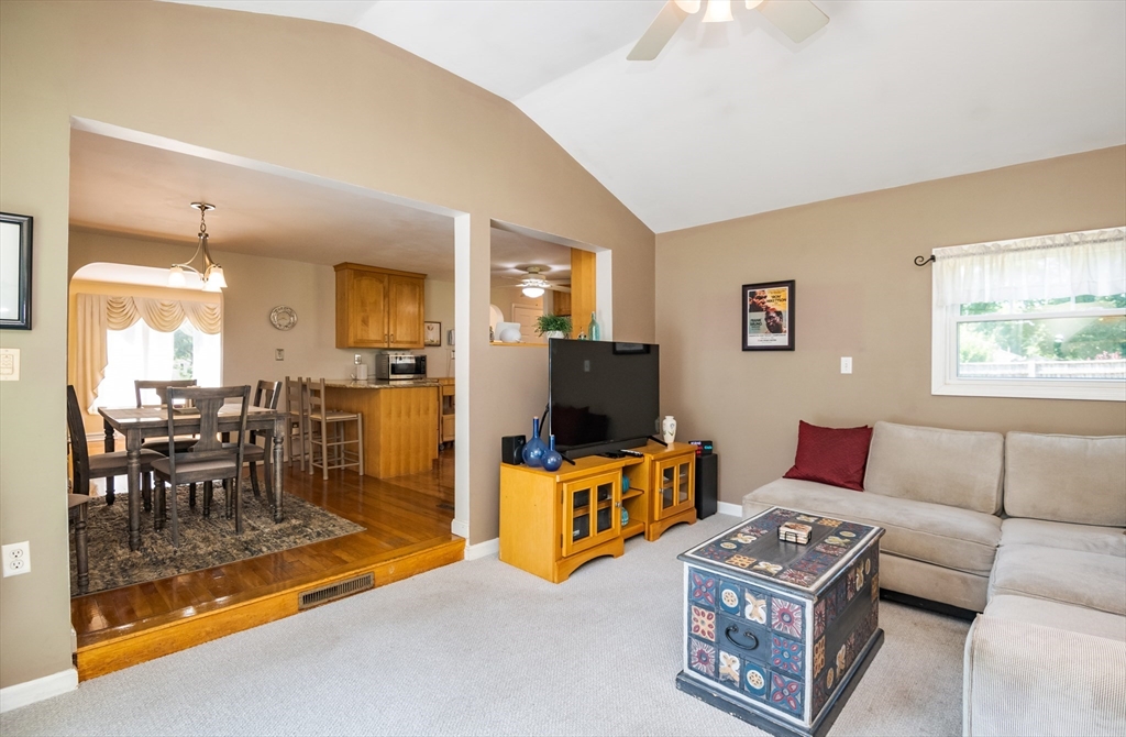 property viewer photo 25