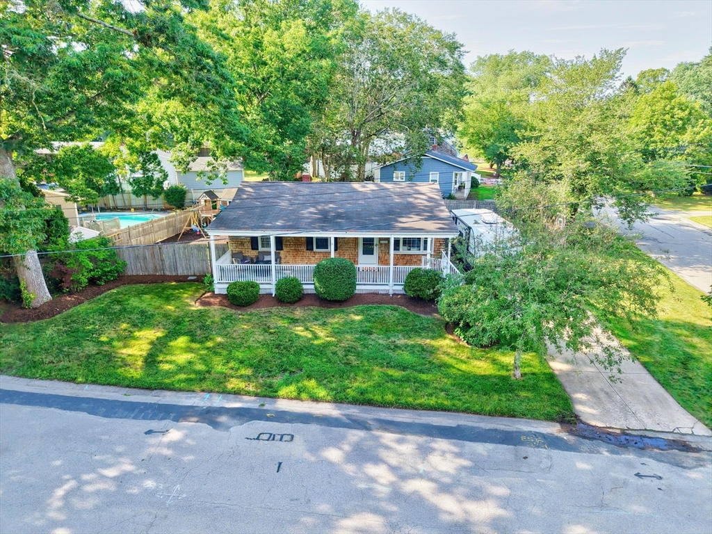 main property photo 40