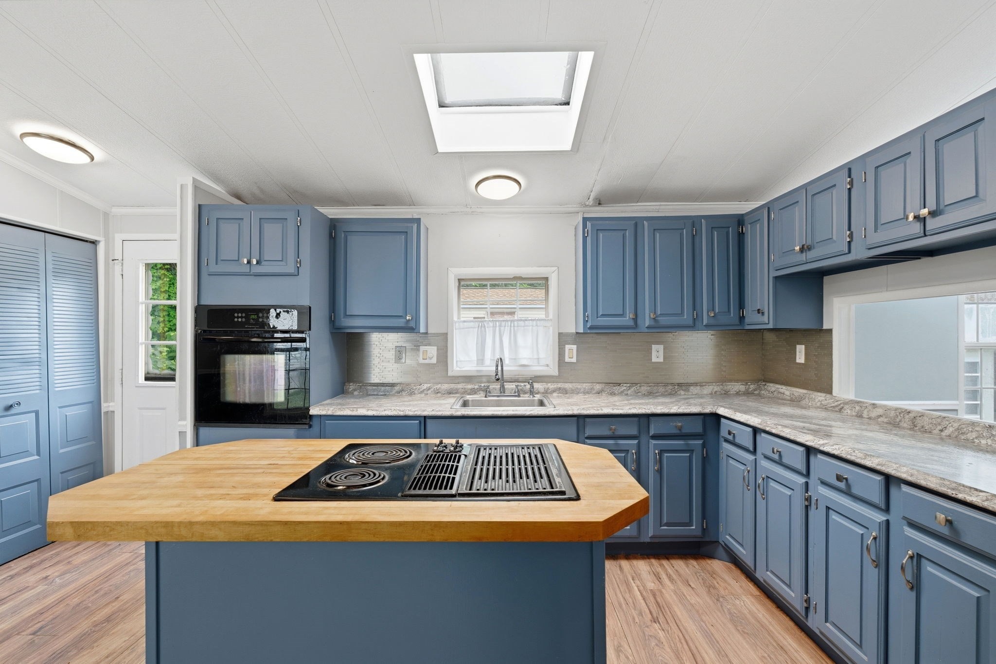 main property photo 5