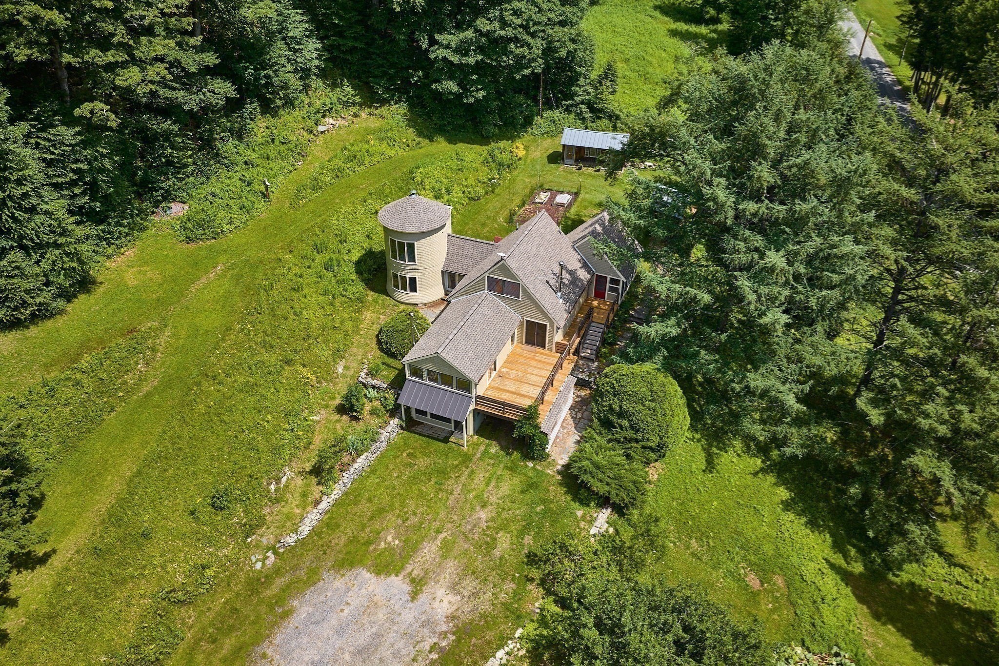main property photo 35