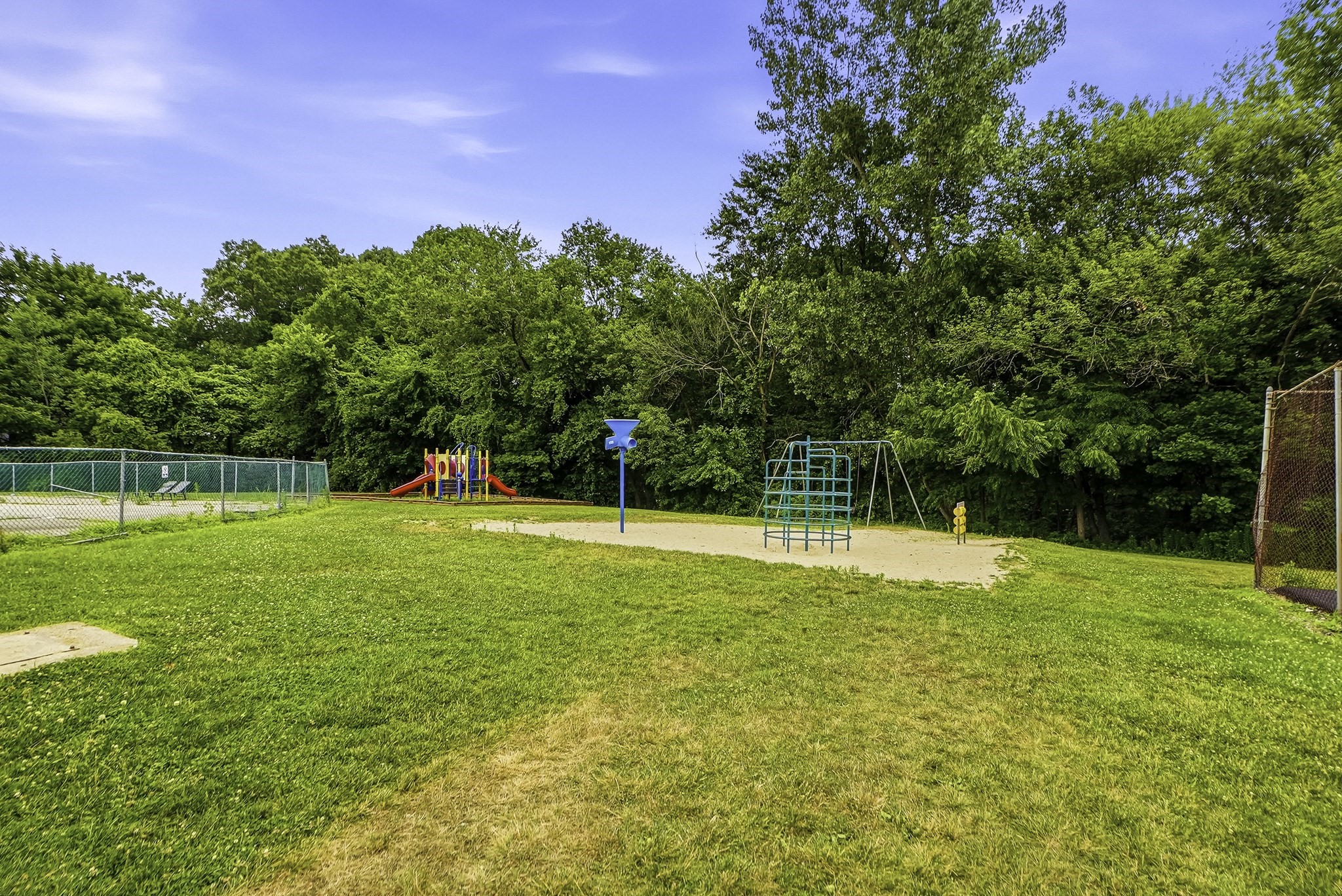 property viewer photo 25