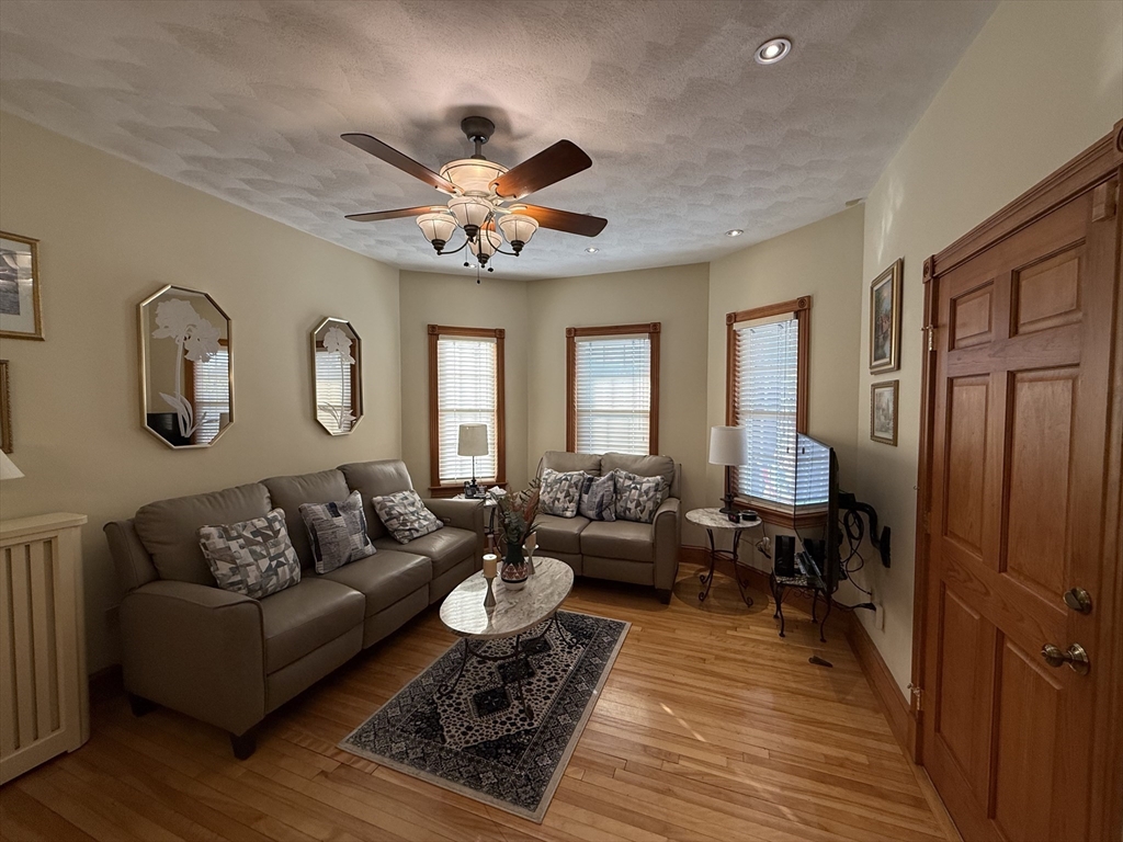 property viewer photo 25