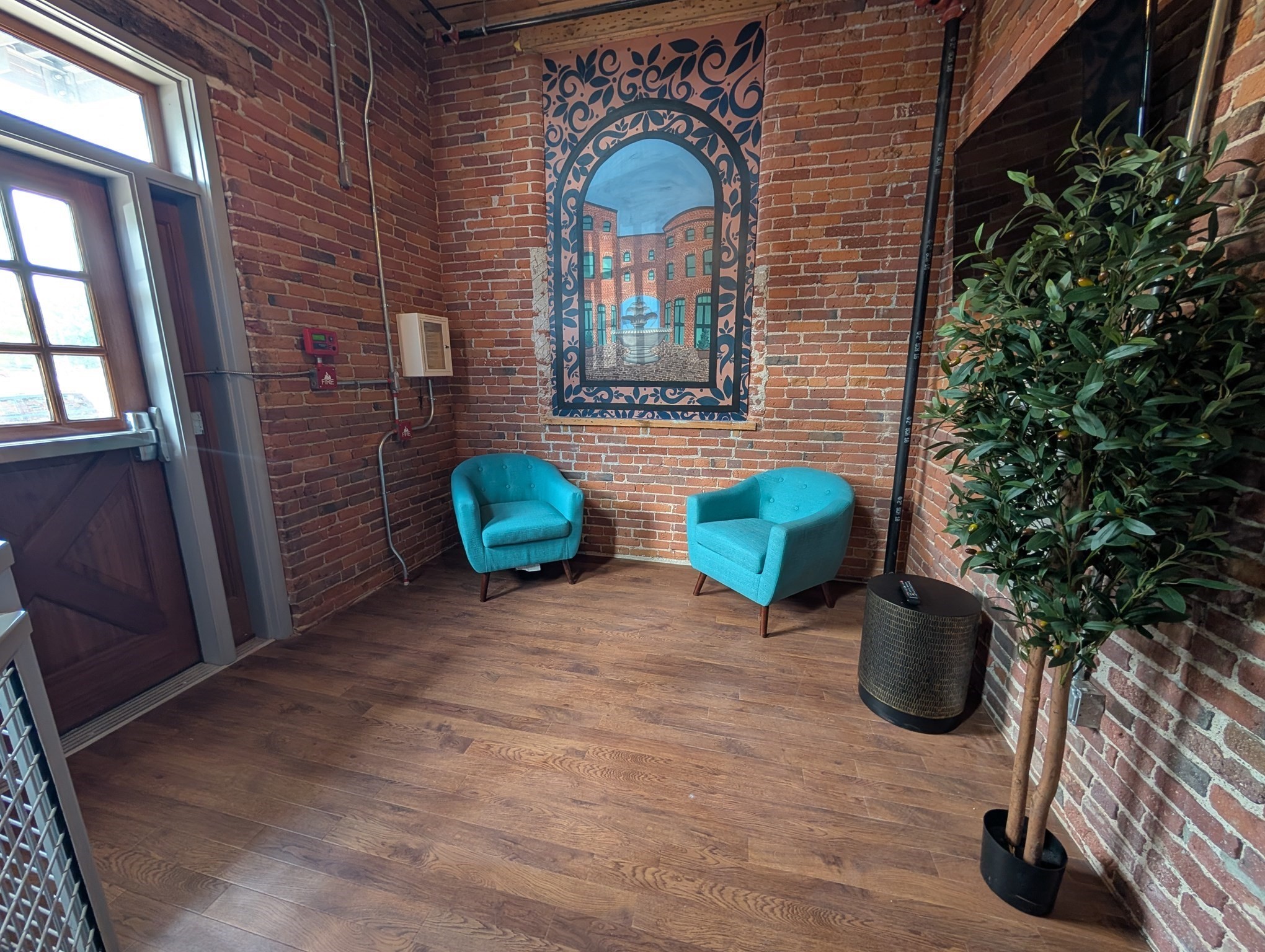 main property photo 9