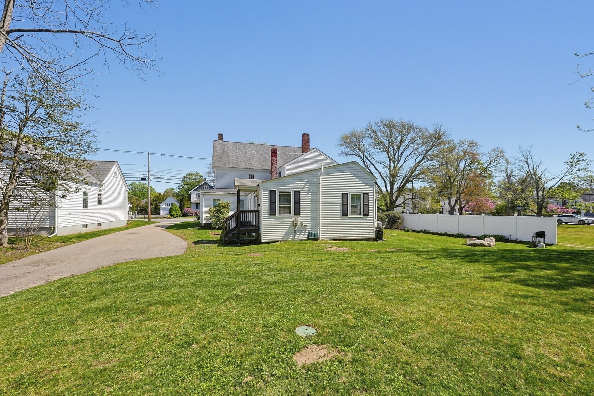 main property photo 40