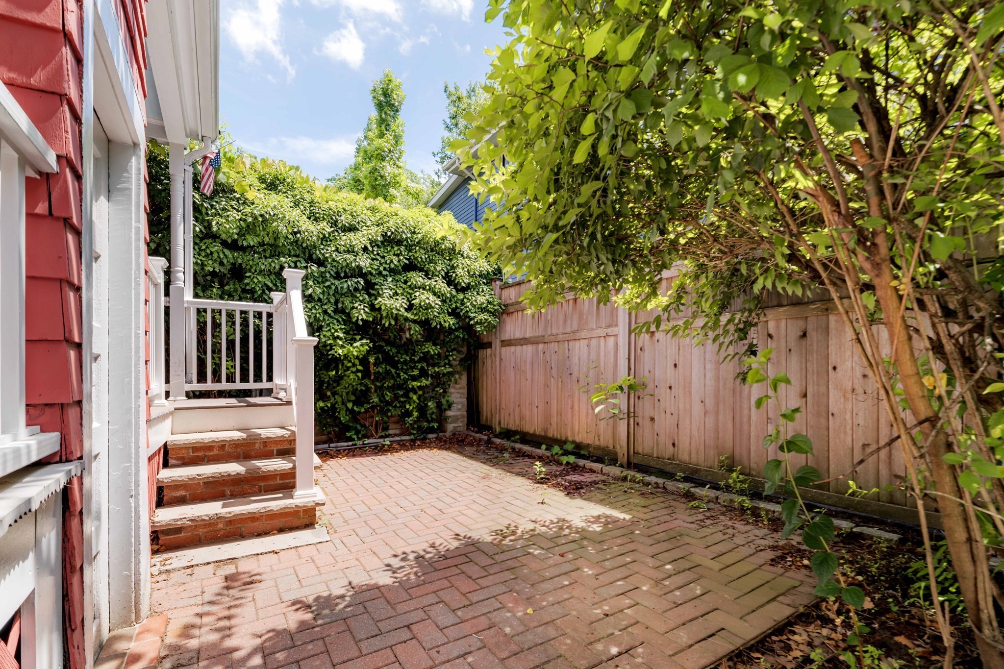 main property photo 34