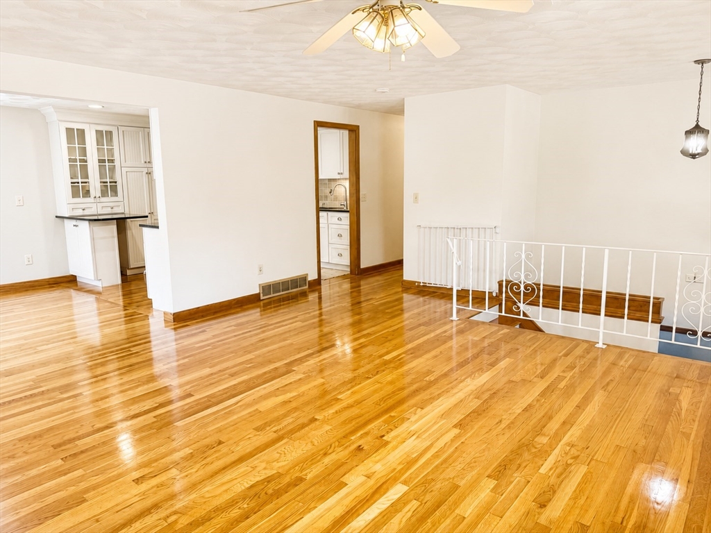 property viewer photo 4
