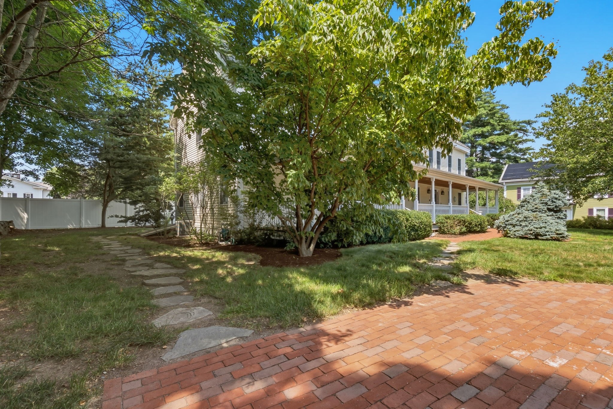 main property photo 25