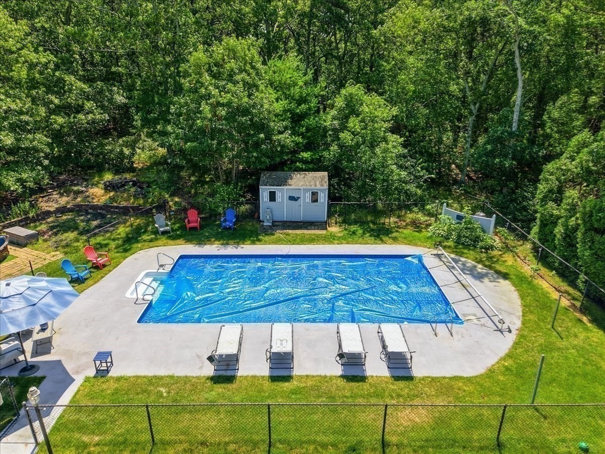 main property photo 30