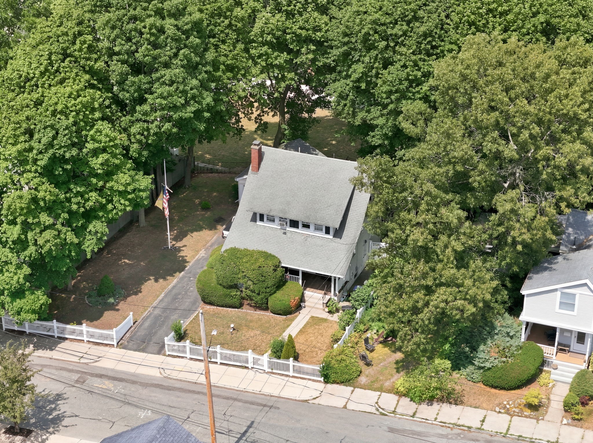 main property photo 28