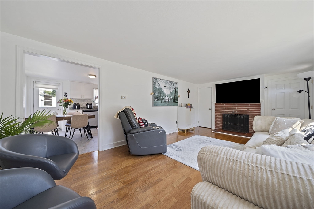 property viewer photo 5
