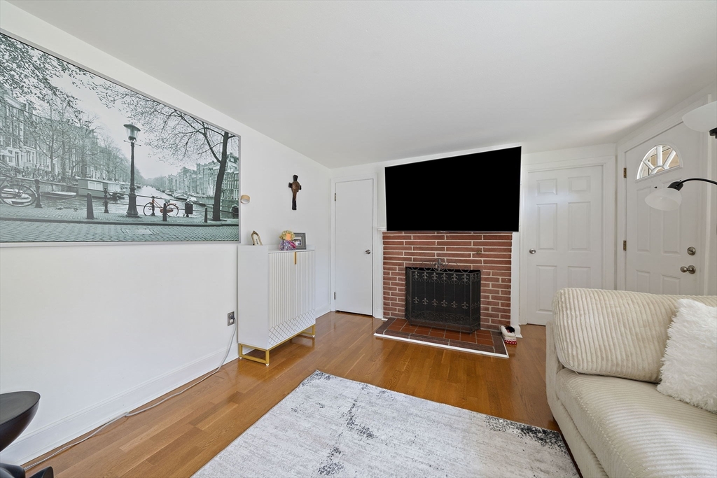 property viewer photo 6