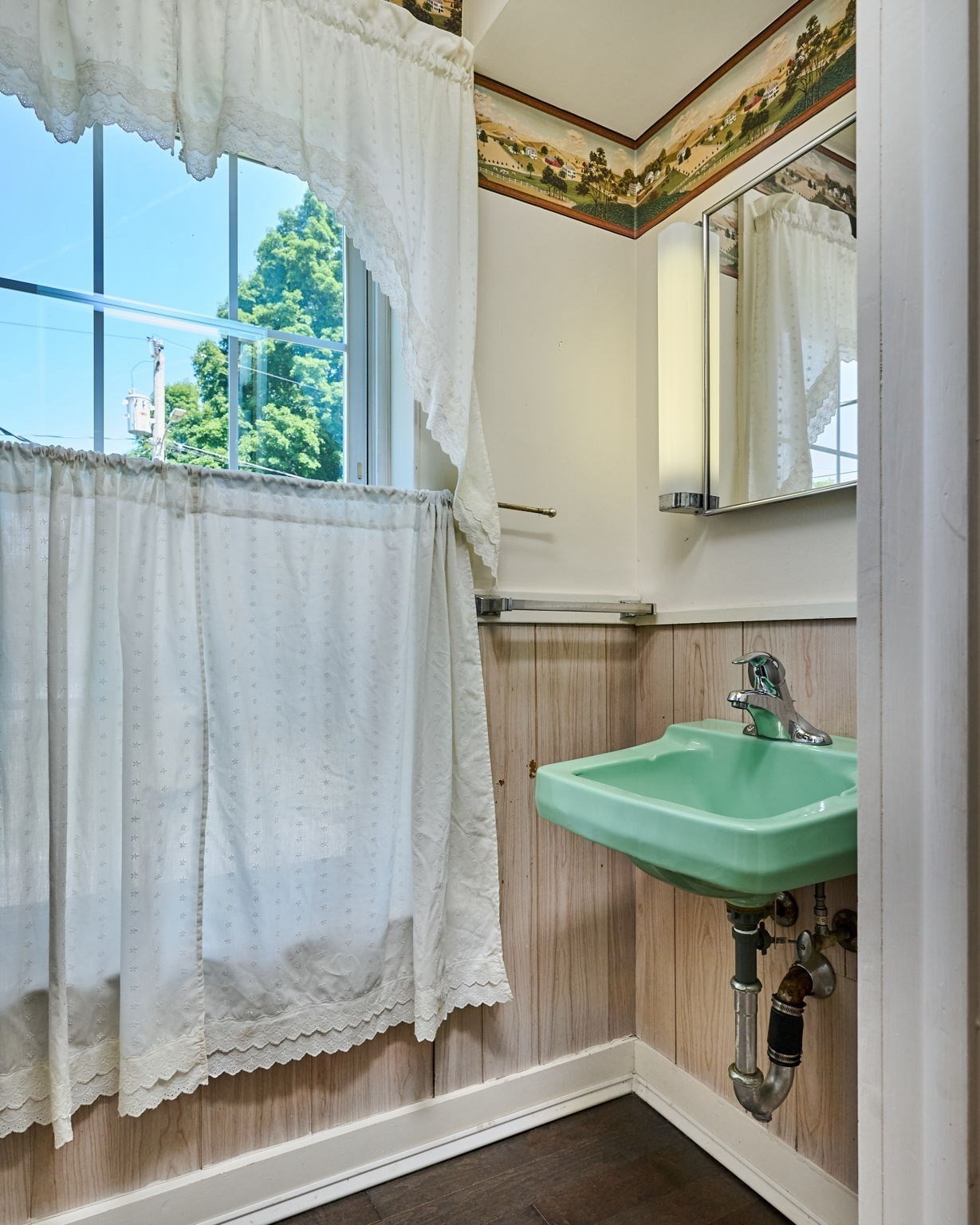 main property photo 28