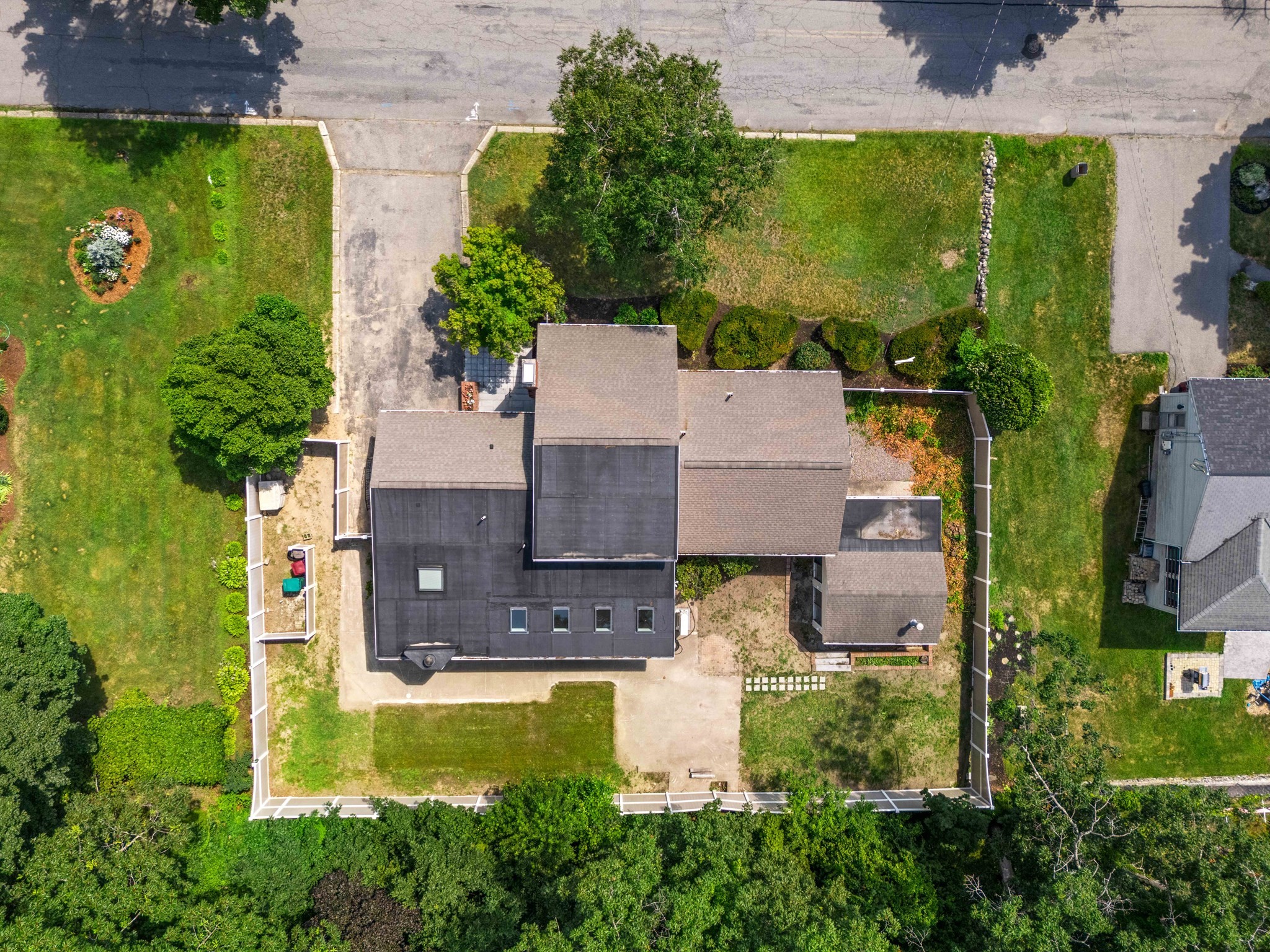 main property photo 41