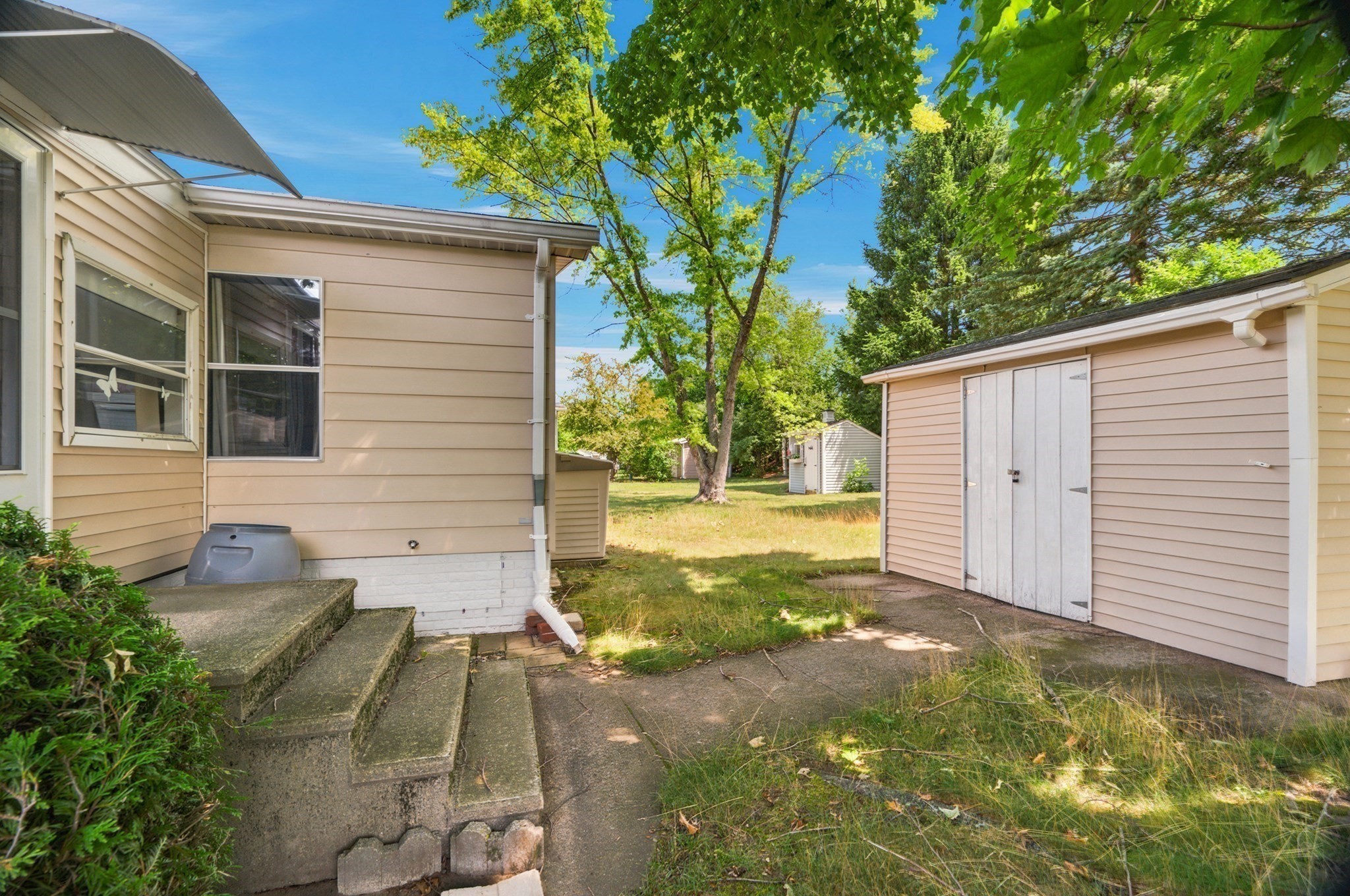 main property photo 22