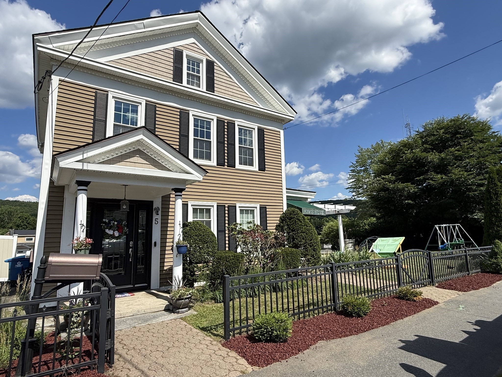 main property photo 1