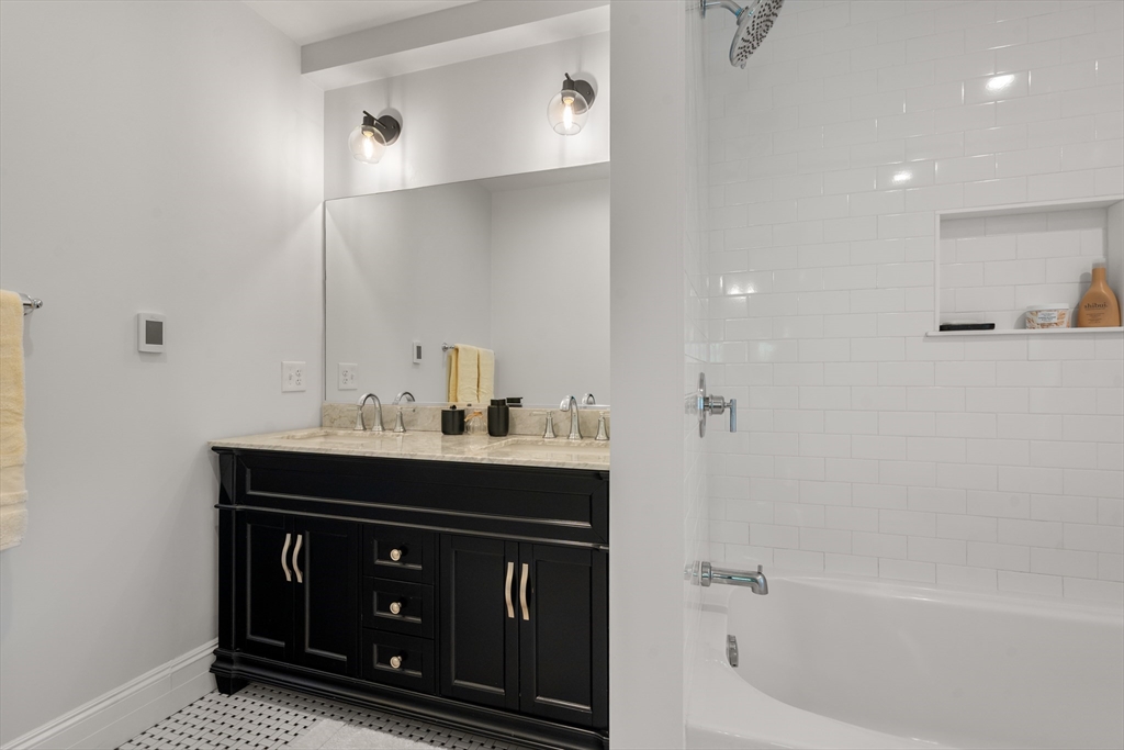 property viewer photo 8