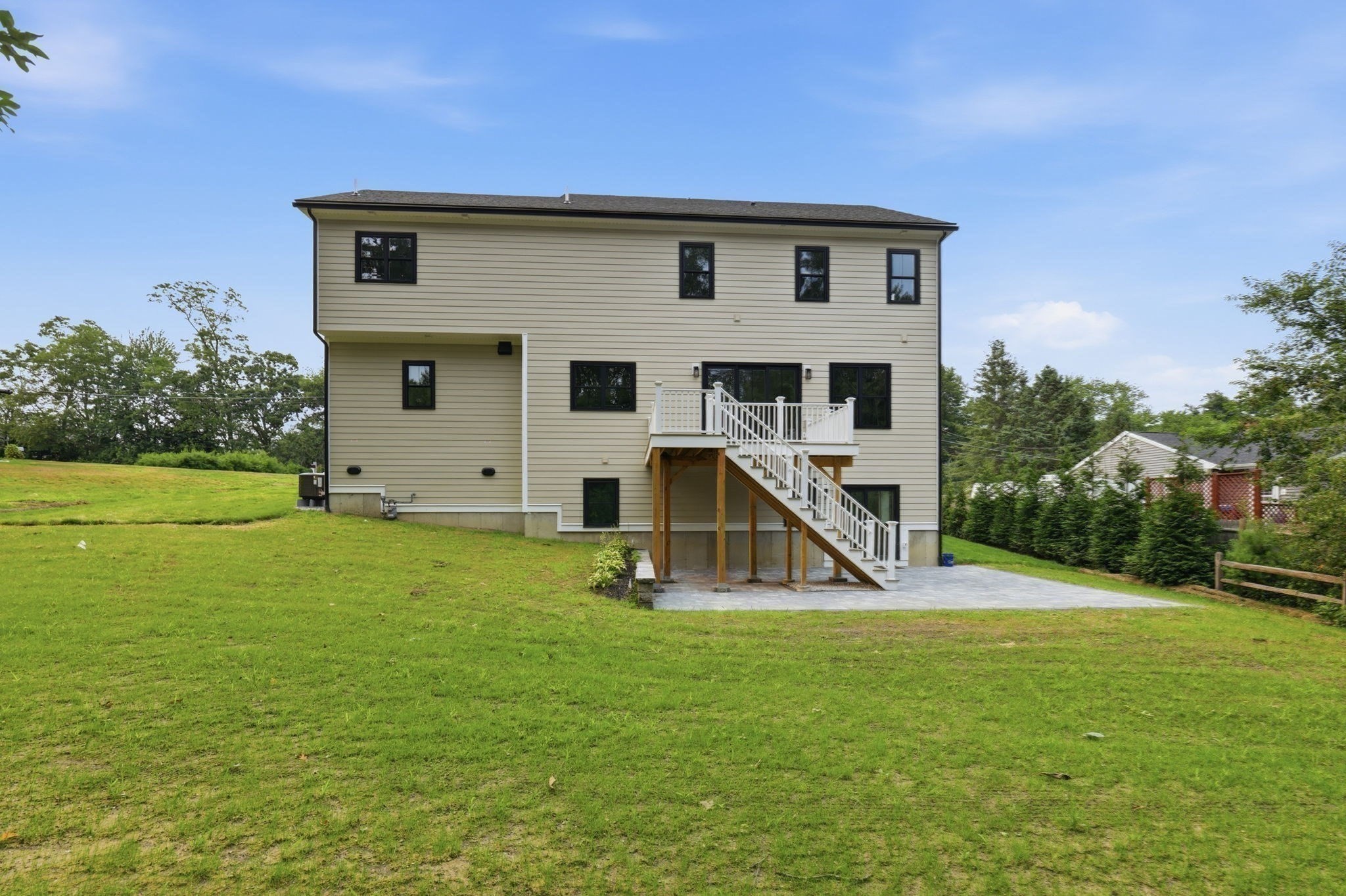 main property photo 40