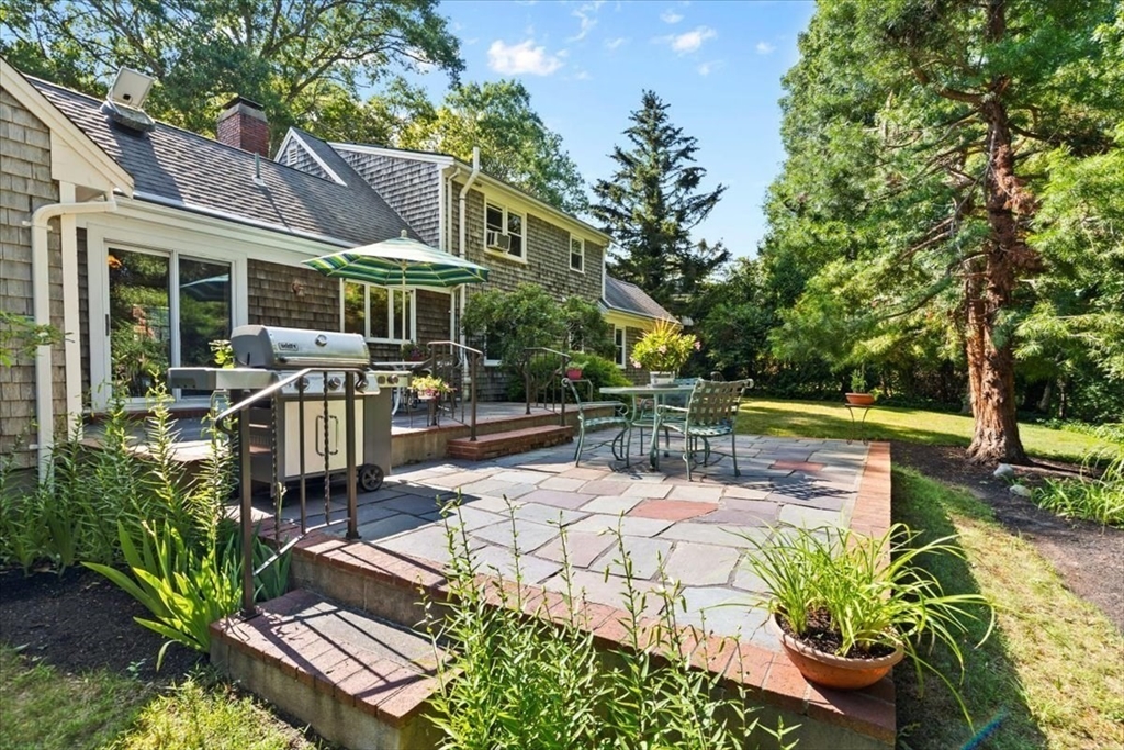main property photo 28