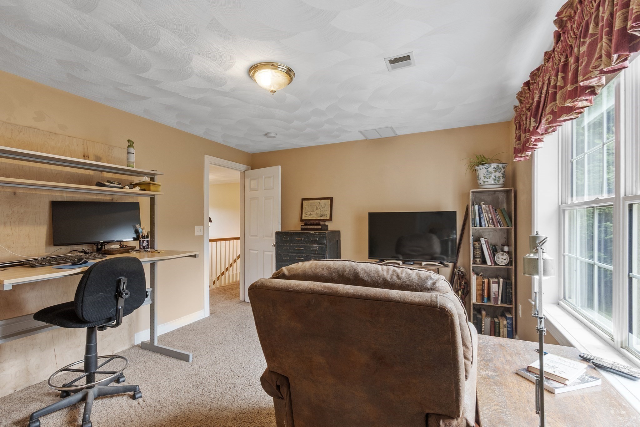 main property photo 27