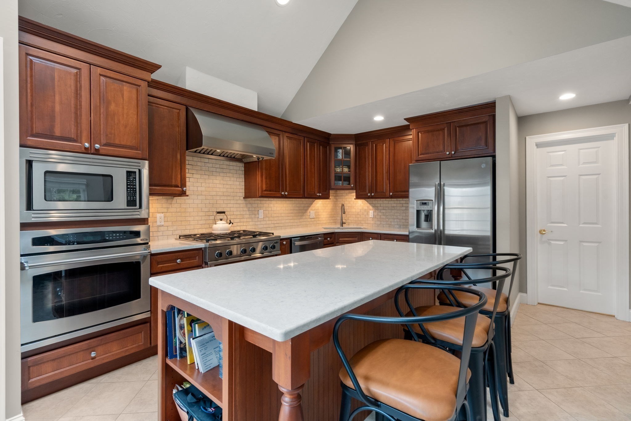 main property photo 7