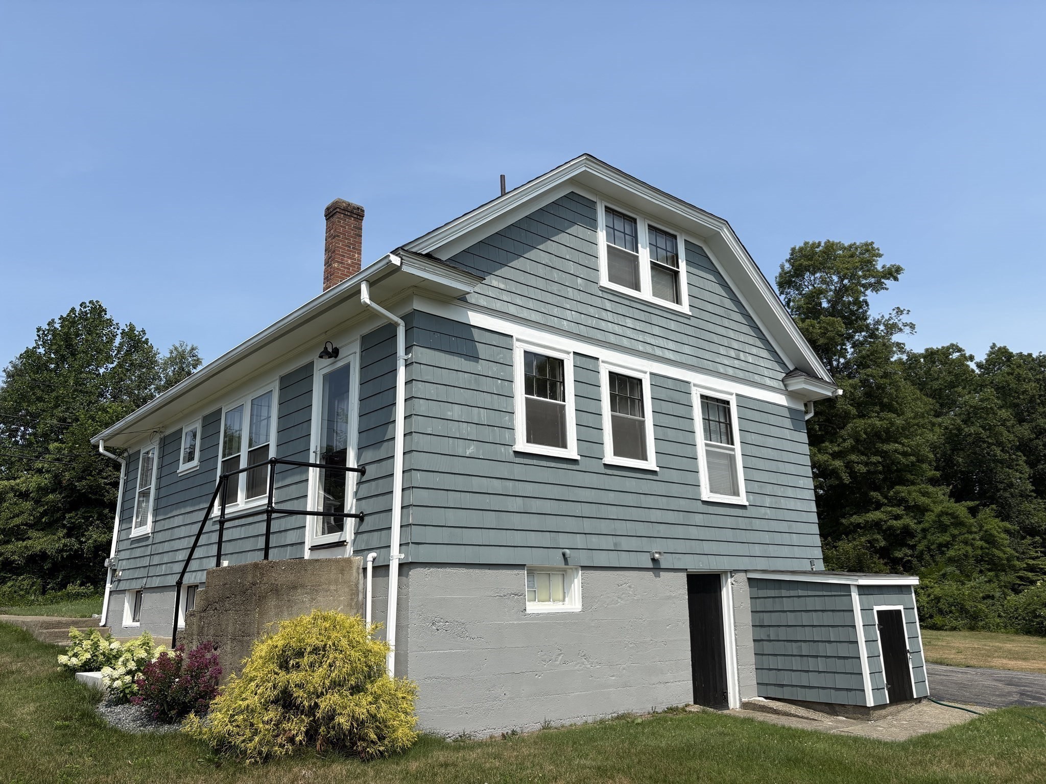 main property photo 33