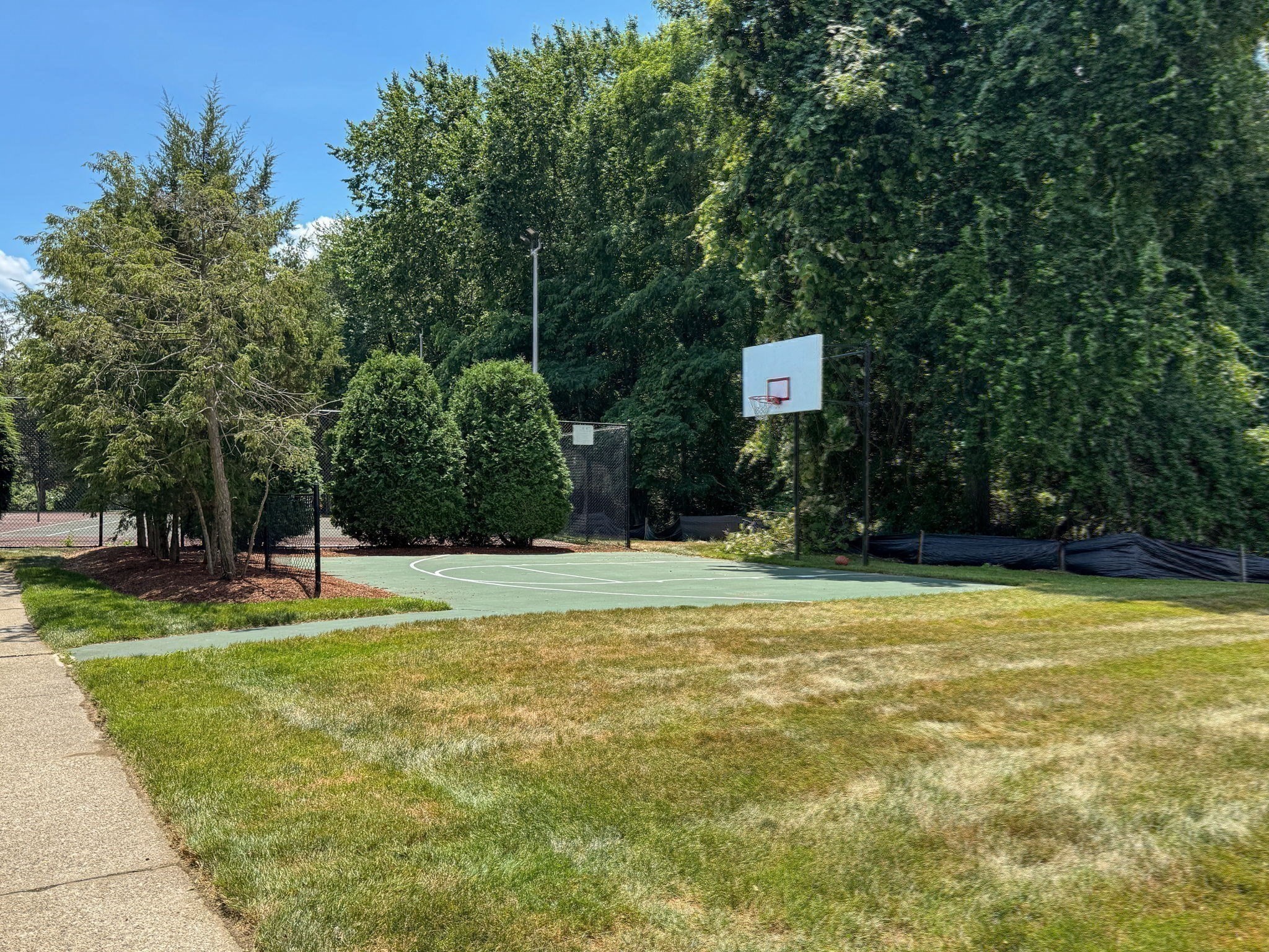main property photo 28