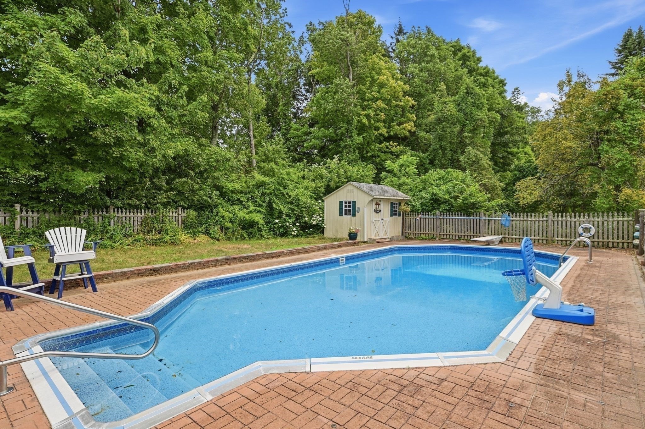 main property photo 30