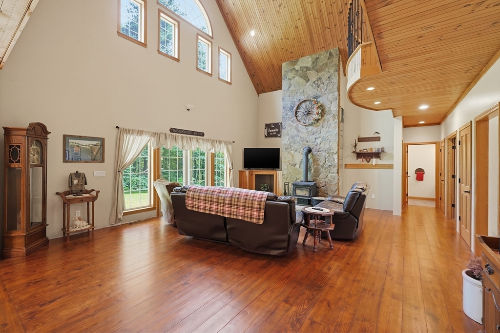 property viewer photo 17