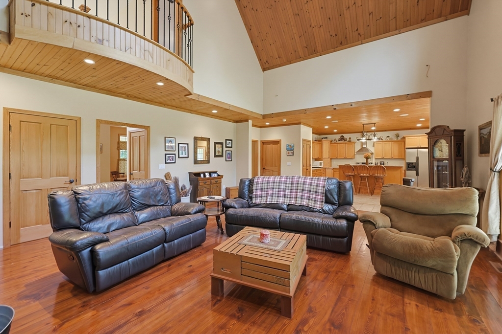 property viewer photo 18