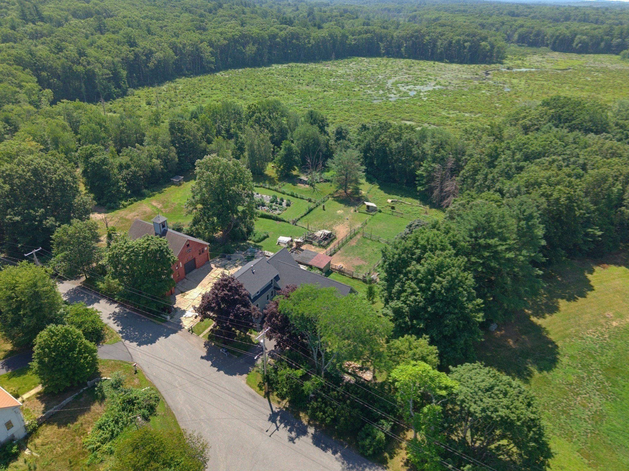 main property photo 28